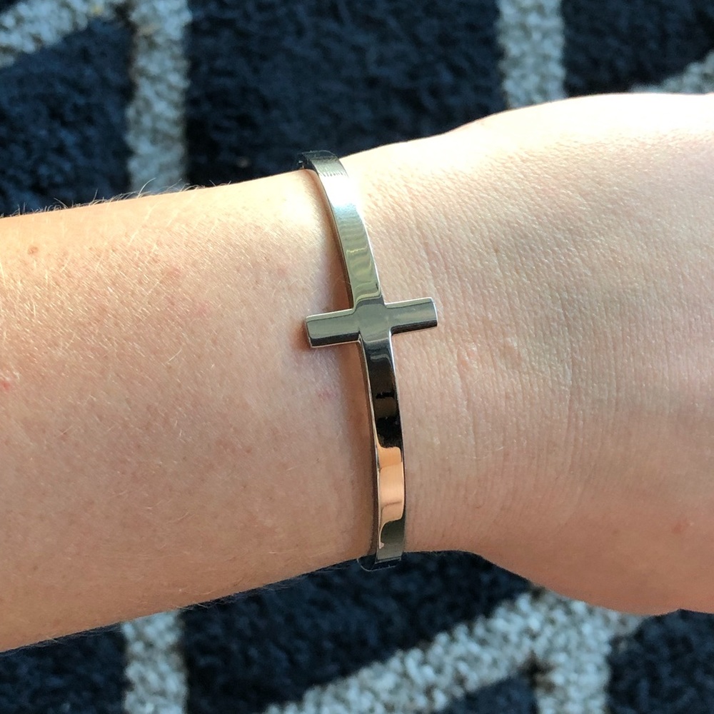 Silver cross bracelet
